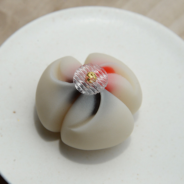 「風に掲げる」 作：橋本明里